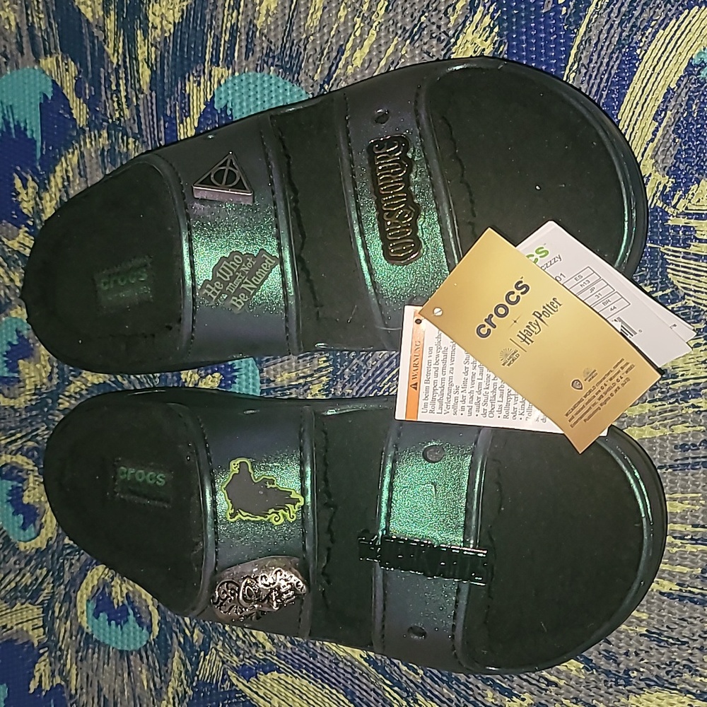 Crocs Unisex-Adult Classic Harry Potter Cozzzy Sandals